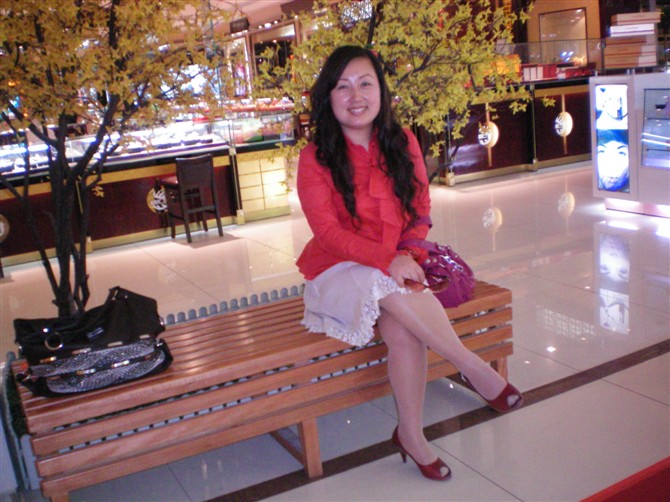 斤 职业: 公司文员 婚姻: 离异 收入: 2000元/月 住房: 无 户口: 莱阳